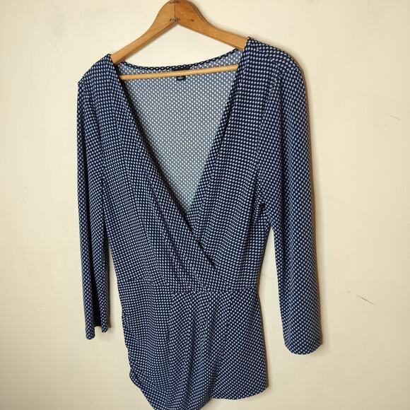 Ann Taylor Faux Wrap Top Geometric Stretch Surplice - Picture 3 of 8